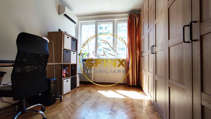 Stefan cel Mare, apartament de 3 camere de vanzare
